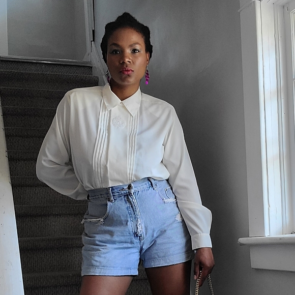 VTG DESTROYED JEAN SHORT, LIGHT WASH, XL - Picture 9 of 12